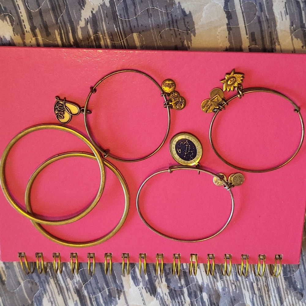 Lot of 5 bracelets